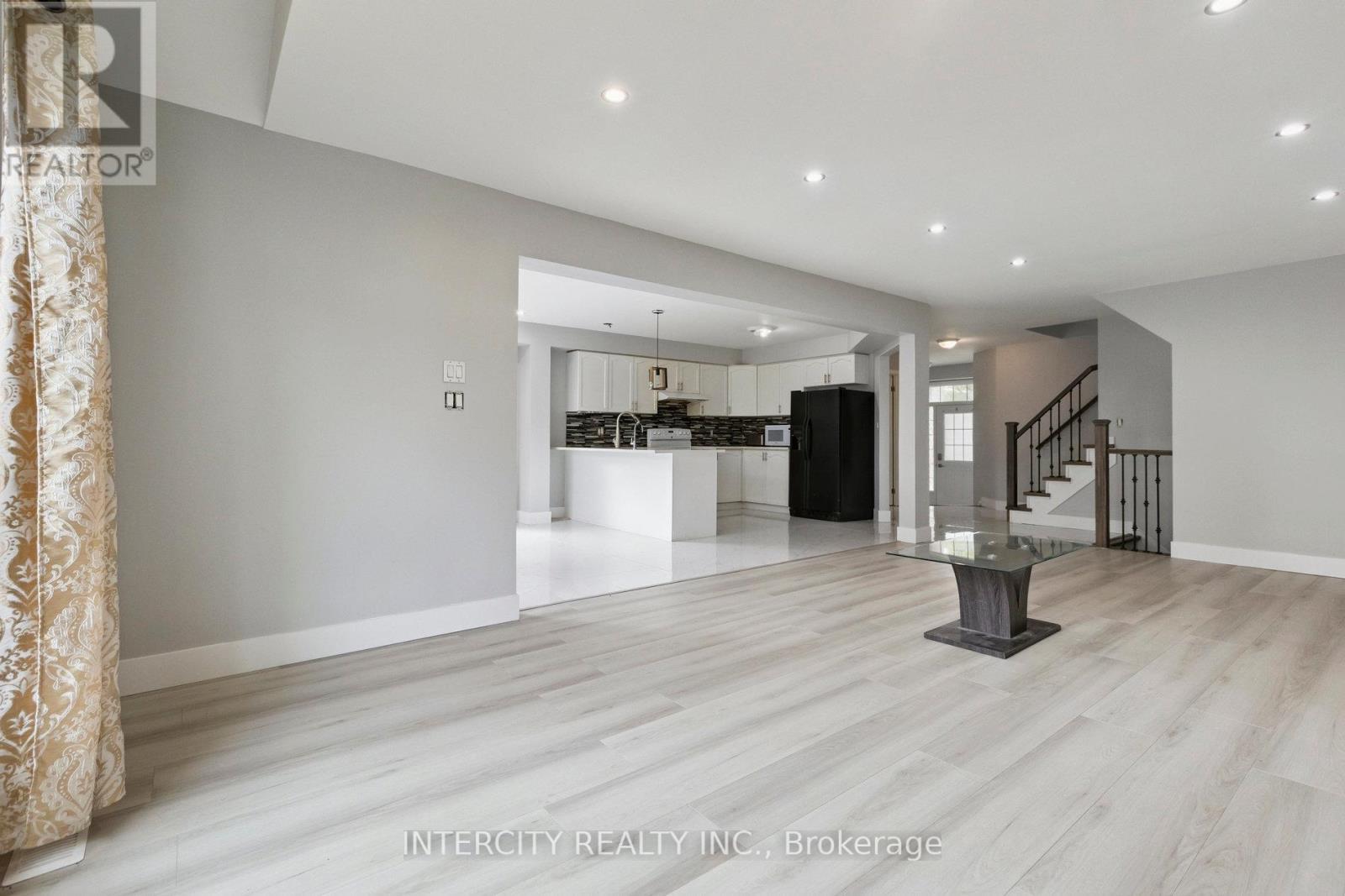 28 Vivian Baulk Street, Cambridge, Ontario  N3H 5R1 - Photo 10 - X12392498