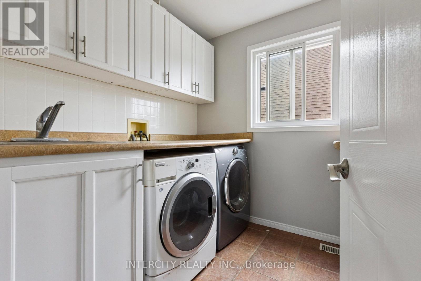 28 Vivian Baulk Street, Cambridge, Ontario  N3H 5R1 - Photo 23 - X12392498