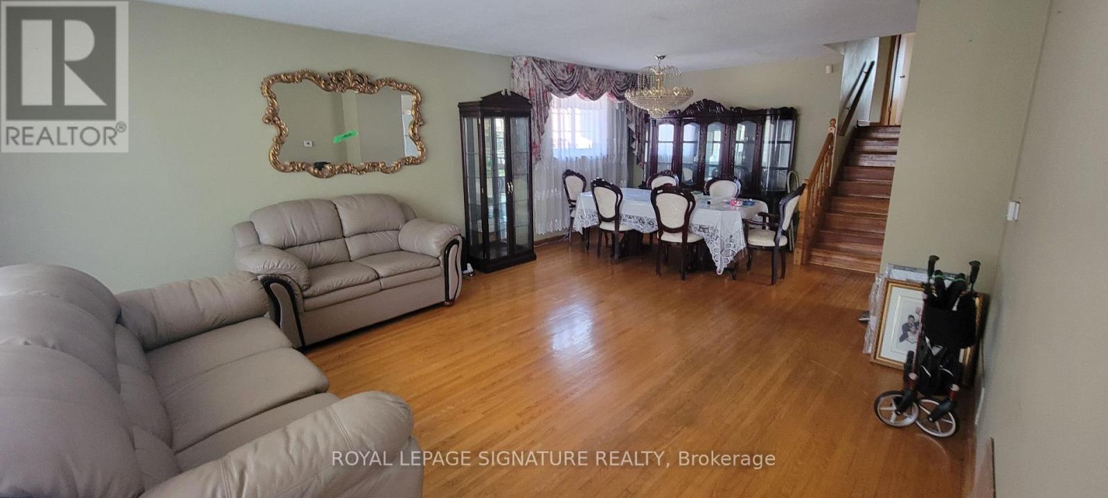 Property at 235 DANZIG STREET N image 2