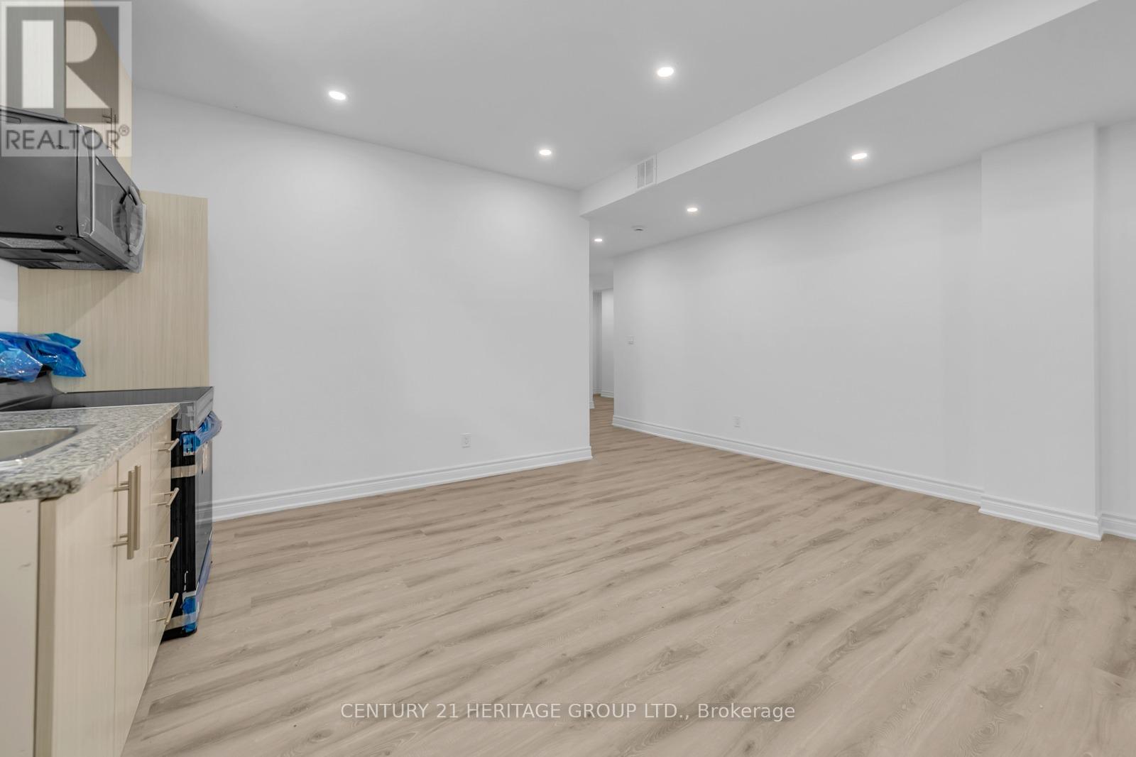 6 Menotti Drive, Richmond Hill, Ontario  L4E 0G9 - Photo 8 - N12364974