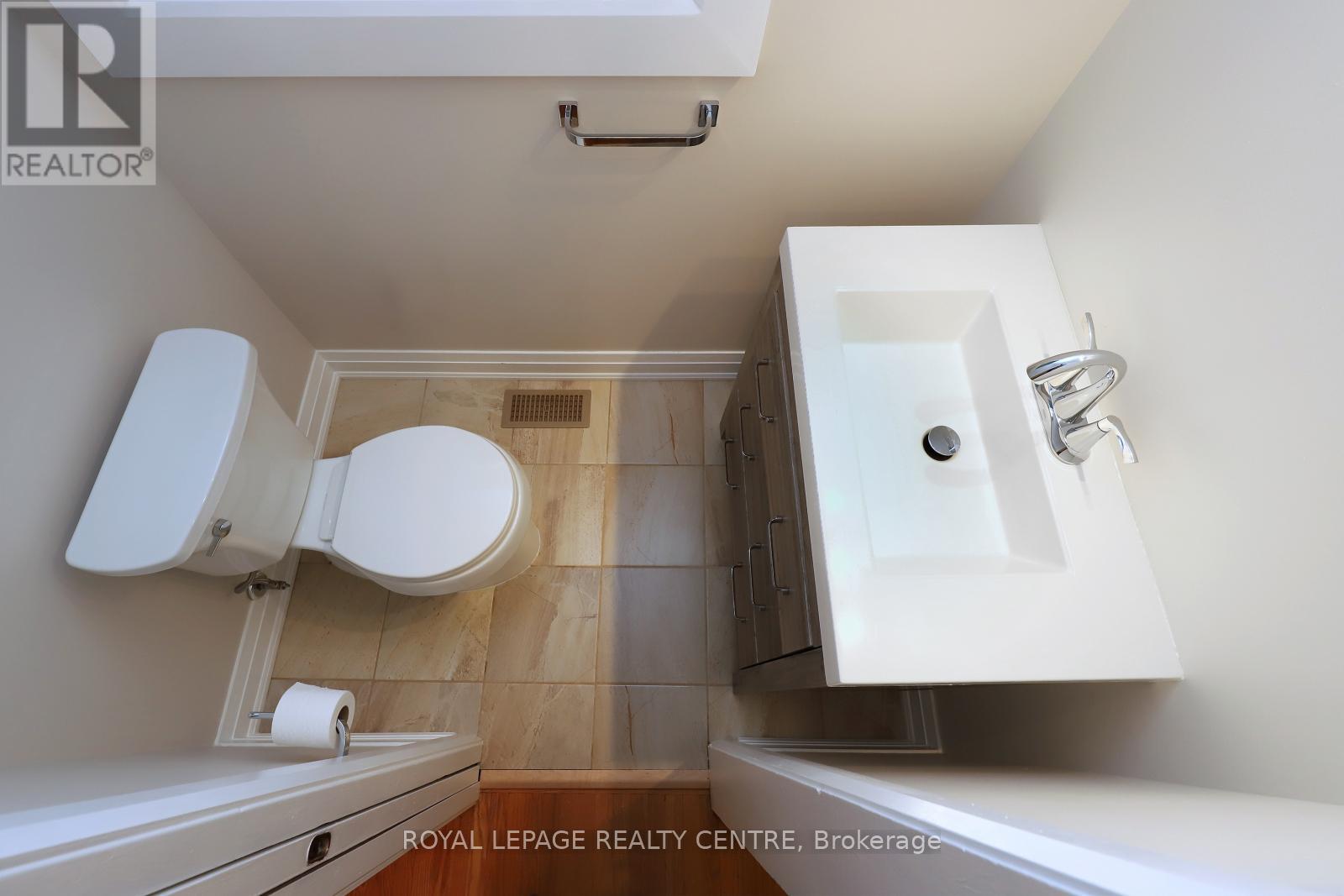 3338 Enniskillen Circle, Mississauga, Ontario  L5C 2M8 - Photo 28 - W12370580