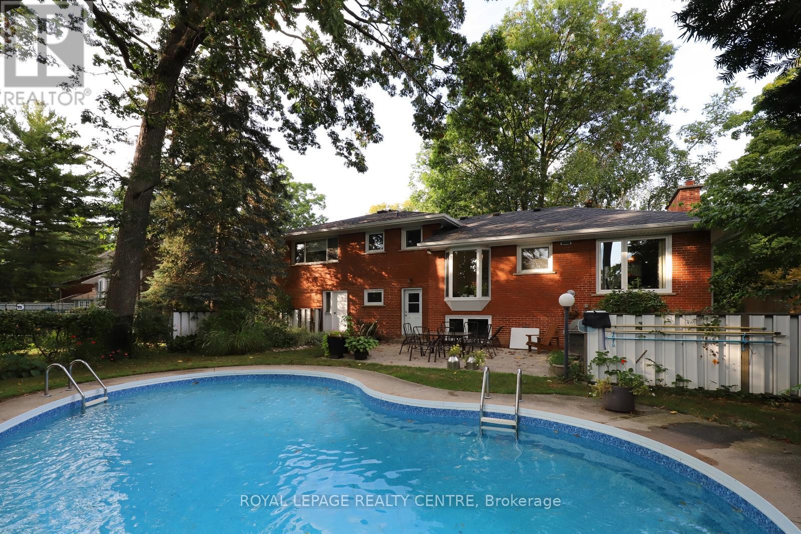 3338 Enniskillen Circle, Mississauga, Ontario  L5C 2M8 - Photo 38 - W12370580