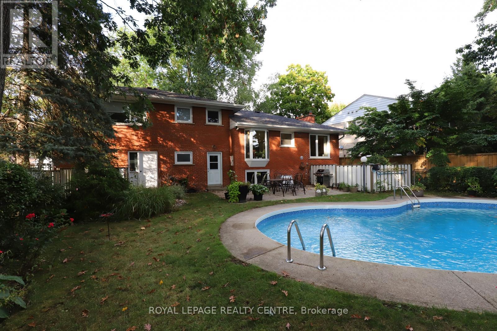 3338 Enniskillen Circle, Mississauga, Ontario  L5C 2M8 - Photo 35 - W12370580