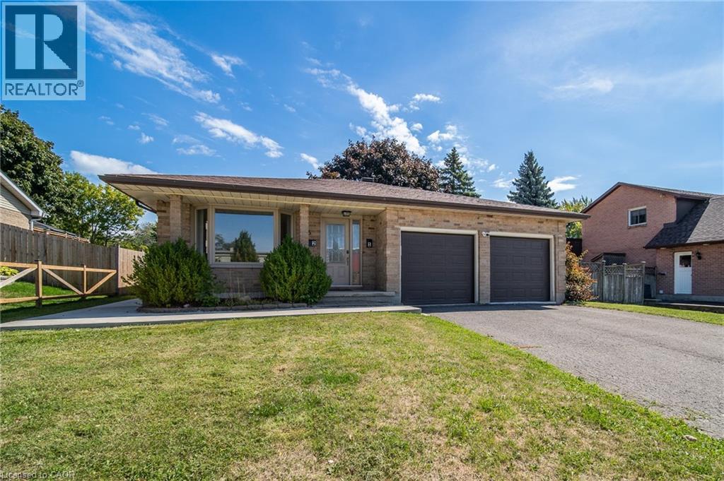 Property at 15 WINDFIELD Crescent image 4
