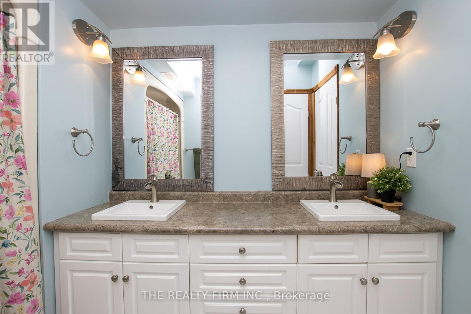 145 Walker Street, West Elgin, Ontario  N0L 2P0 - Photo 26 - X12389377