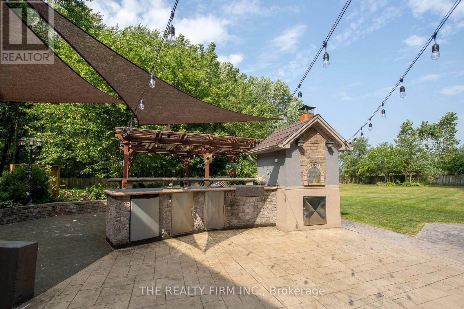 145 Walker Street, West Elgin, Ontario  N0L 2P0 - Photo 41 - X12389377