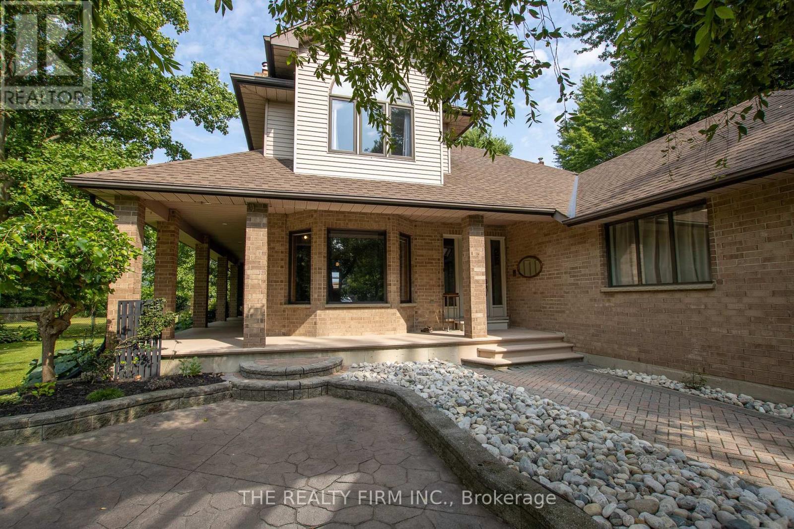 145 Walker Street, West Elgin, Ontario  N0L 2P0 - Photo 5 - X12389377