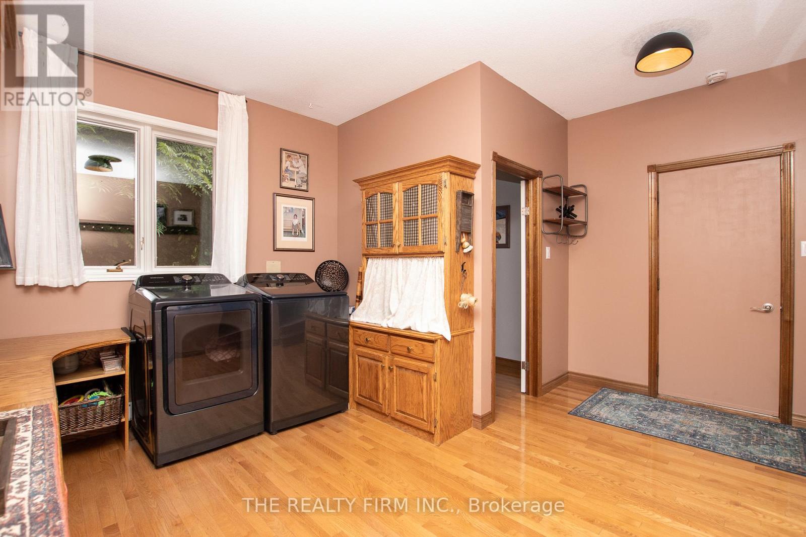 145 Walker Street, West Elgin, Ontario  N0L 2P0 - Photo 9 - X12389377