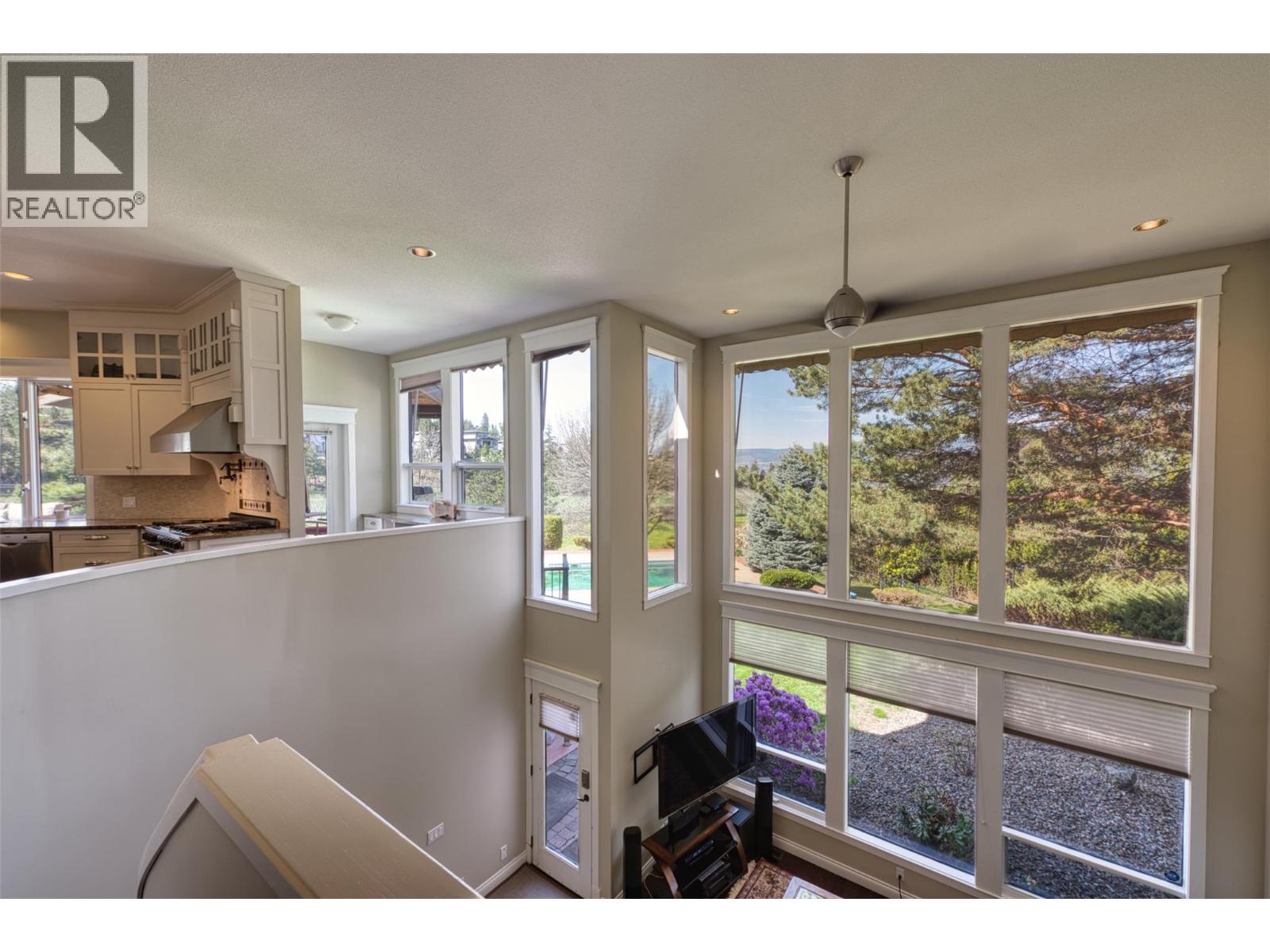 1117 Crawford Road, Kelowna, British Columbia  V1Z 3L7 - Photo 57 - 10362163