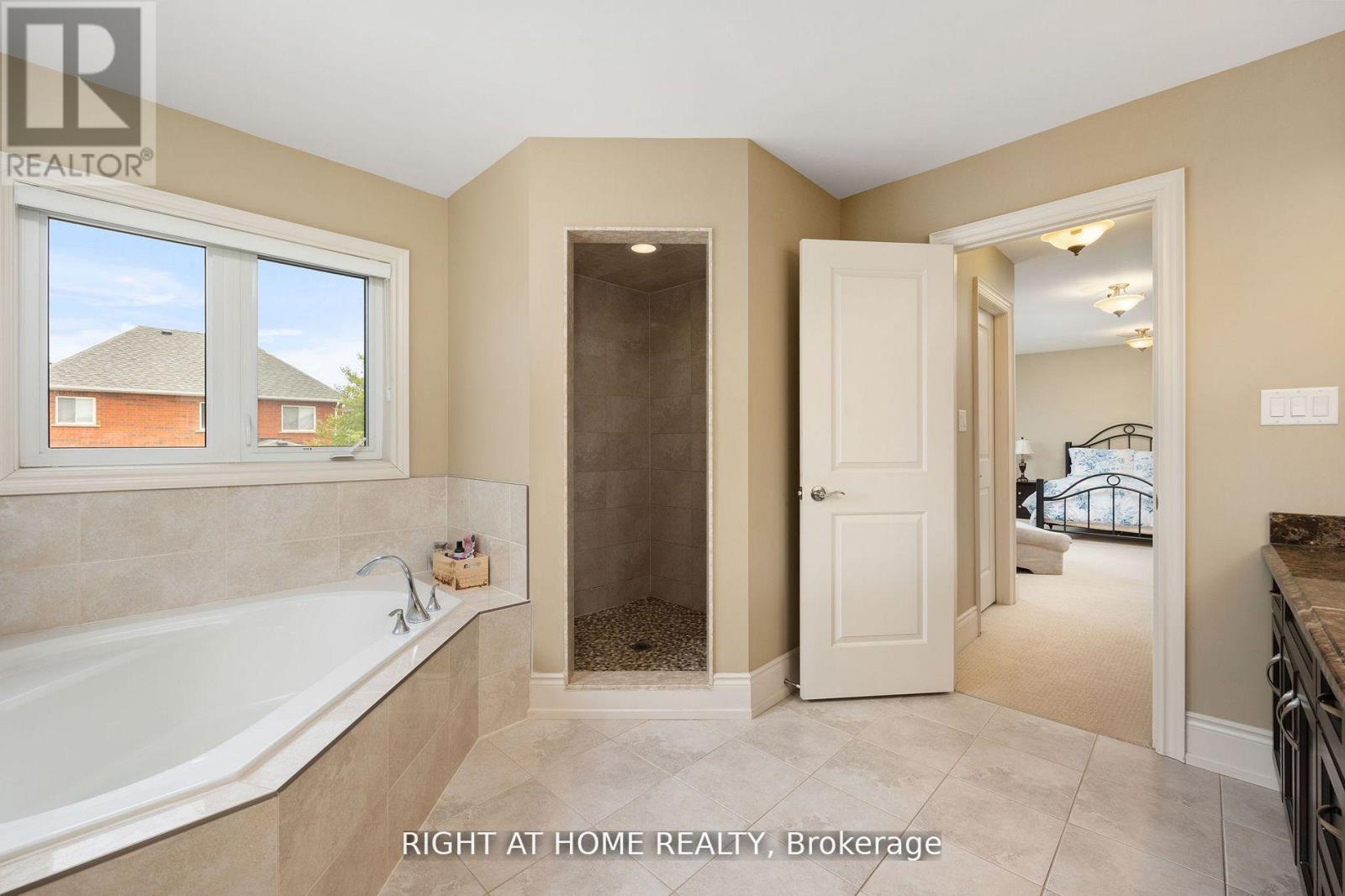 25 Charterhouse Drive N, Whitby, Ontario  L1R 3R8 - Photo 24 - E12392660