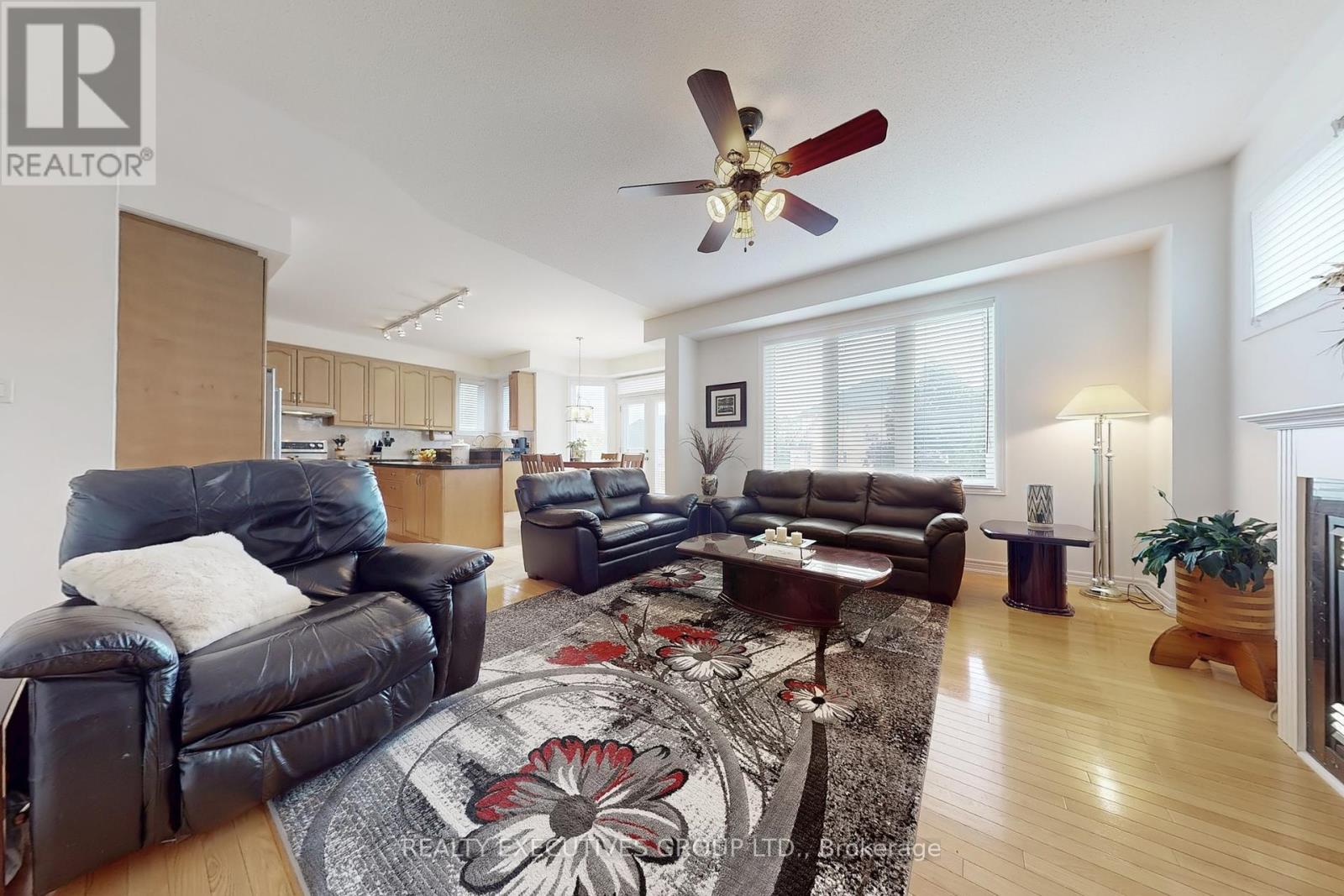 32 Shadow Falls Drive, Richmond Hill (Jefferson), Ontario  L4E 4J7 - Photo 10 - N12392554