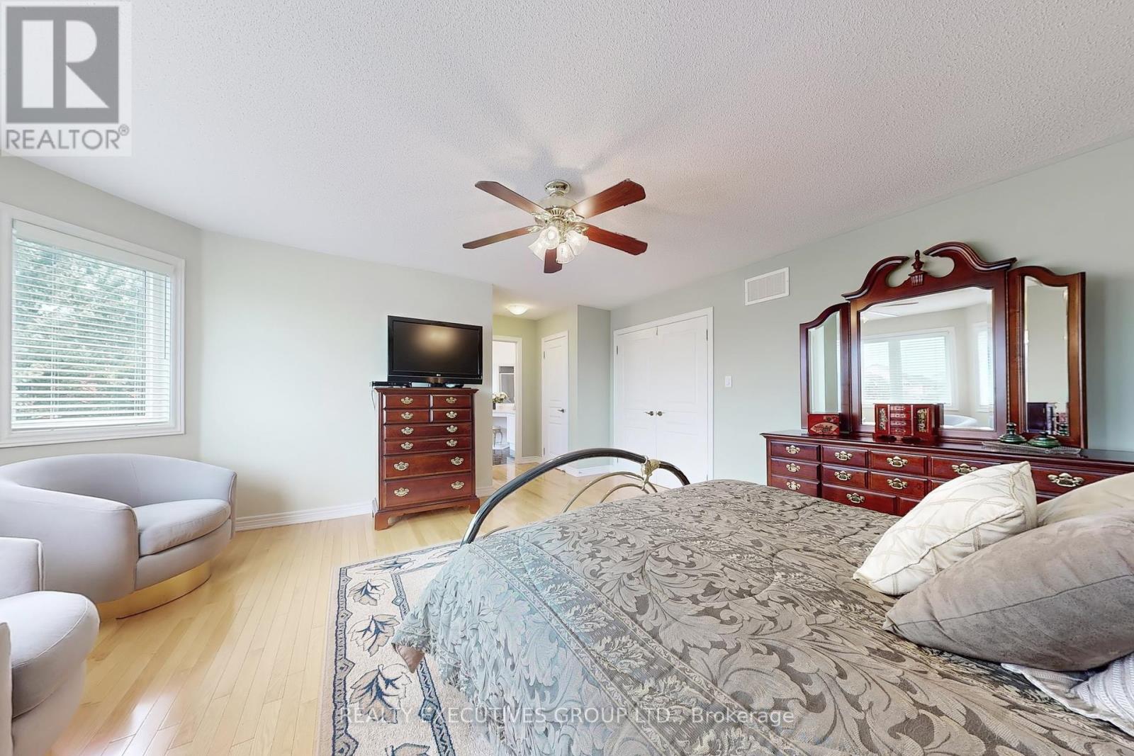 32 Shadow Falls Drive, Richmond Hill (Jefferson), Ontario  L4E 4J7 - Photo 25 - N12392554