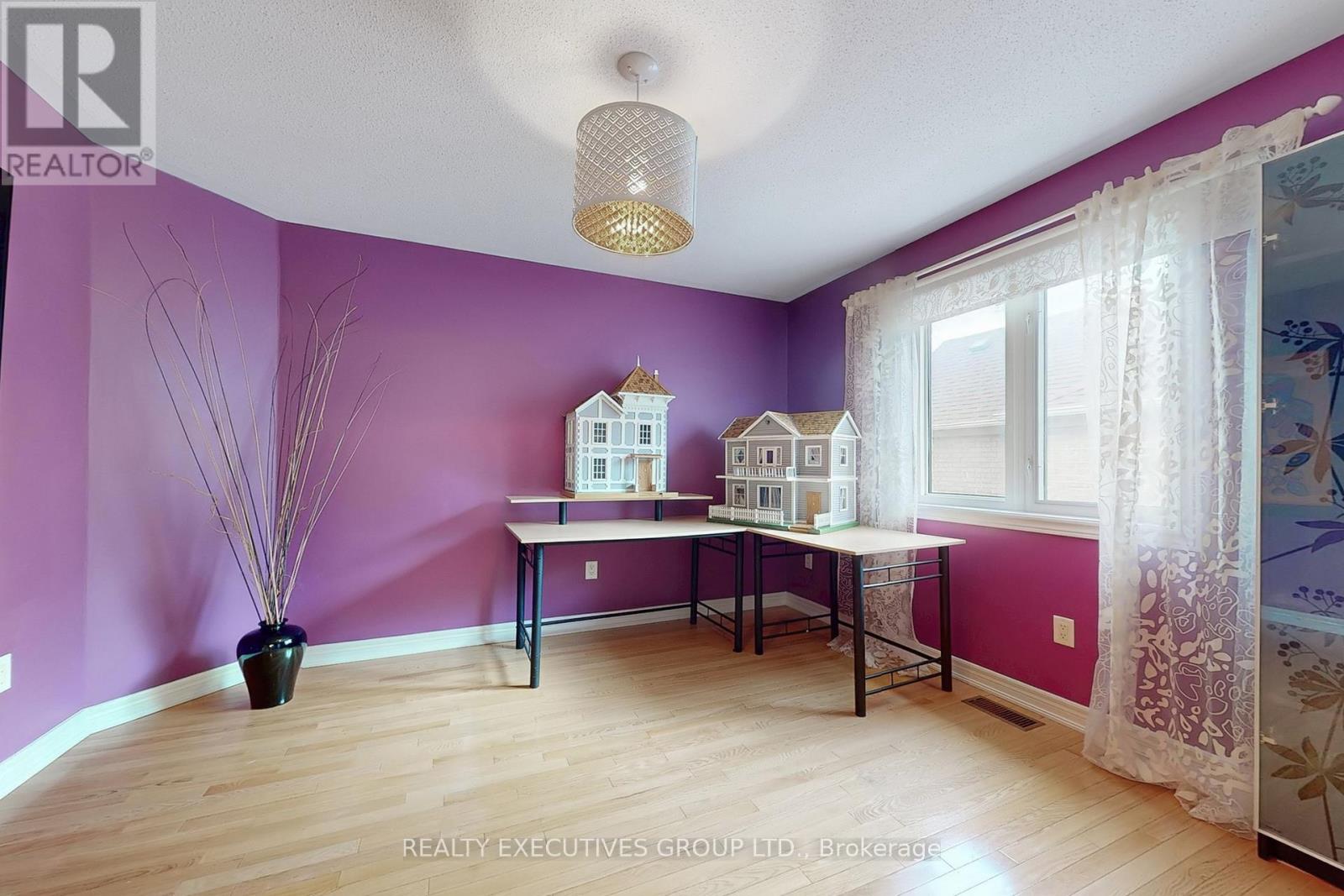 32 Shadow Falls Drive, Richmond Hill (Jefferson), Ontario  L4E 4J7 - Photo 33 - N12392554