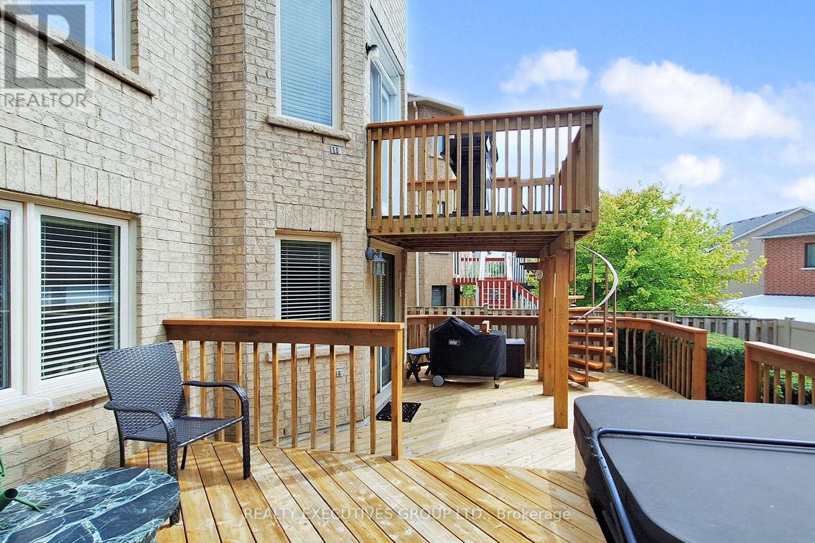 32 Shadow Falls Drive, Richmond Hill (Jefferson), Ontario  L4E 4J7 - Photo 46 - N12392554
