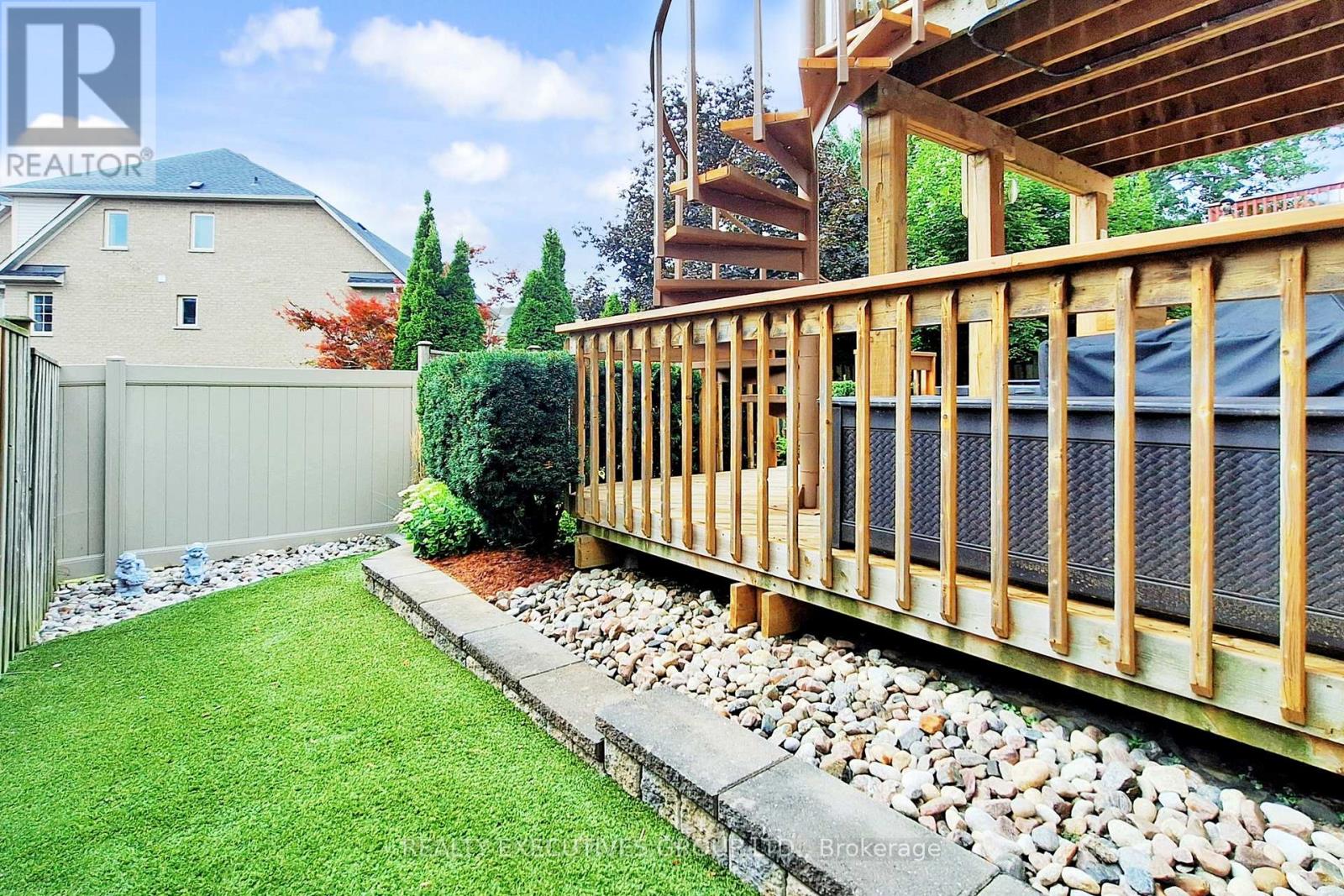 32 Shadow Falls Drive, Richmond Hill (Jefferson), Ontario  L4E 4J7 - Photo 49 - N12392554