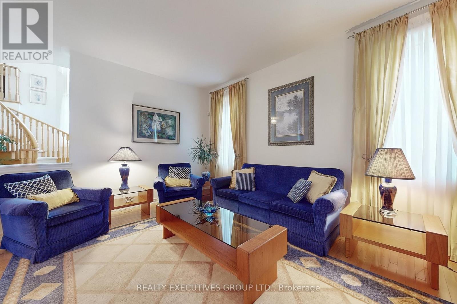 32 Shadow Falls Drive, Richmond Hill (Jefferson), Ontario  L4E 4J7 - Photo 7 - N12392554