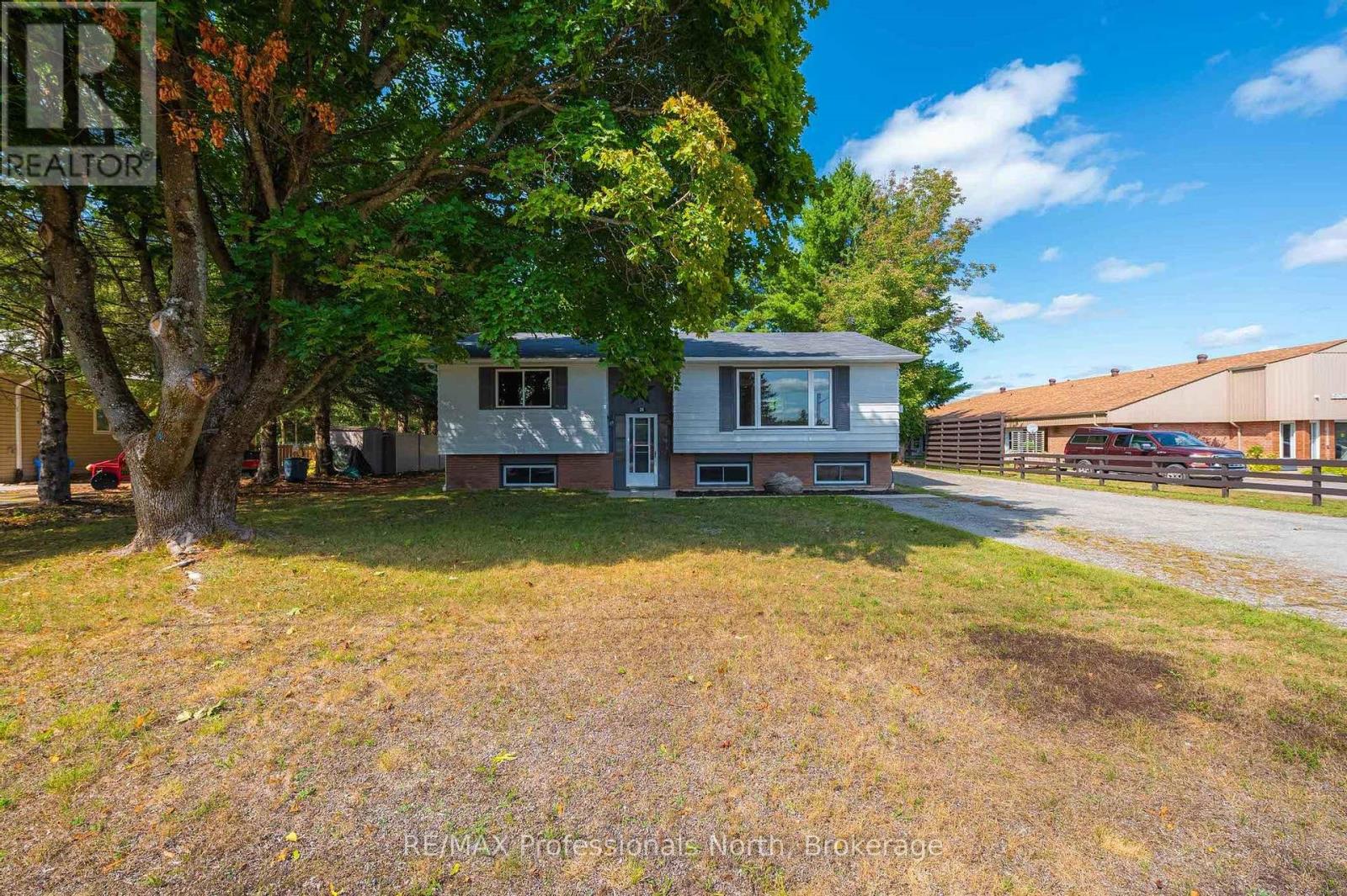 26 Prentice Street, Minden Hills, Ontario  K0M 2K0 - Photo 3 - X12392637