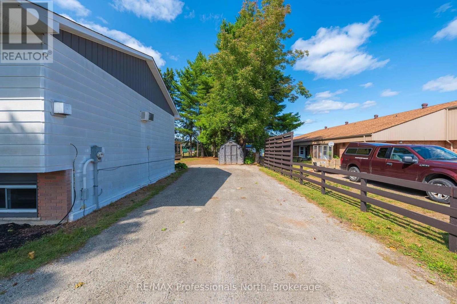 26 Prentice Street, Minden Hills, Ontario  K0M 2K0 - Photo 5 - X12392637