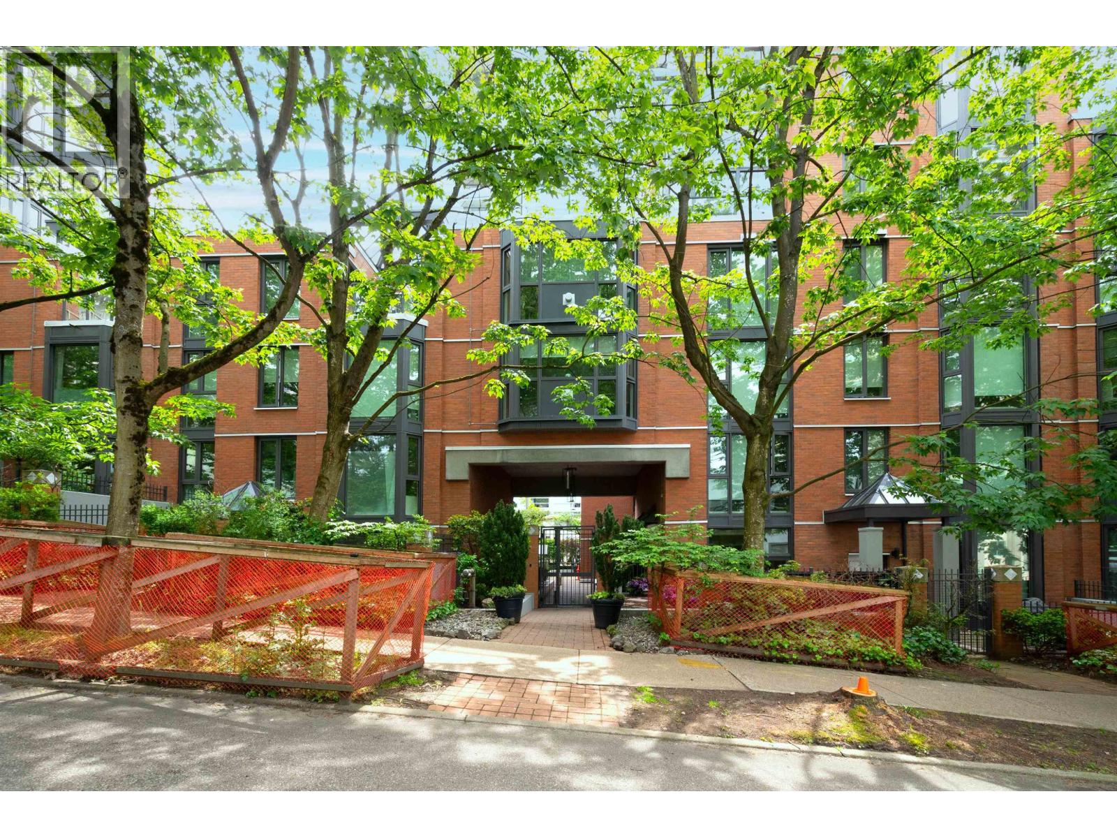 203 1488 Hornby Street, Vancouver, British Columbia  V6Z 1X3 - Photo 1 - R3007350