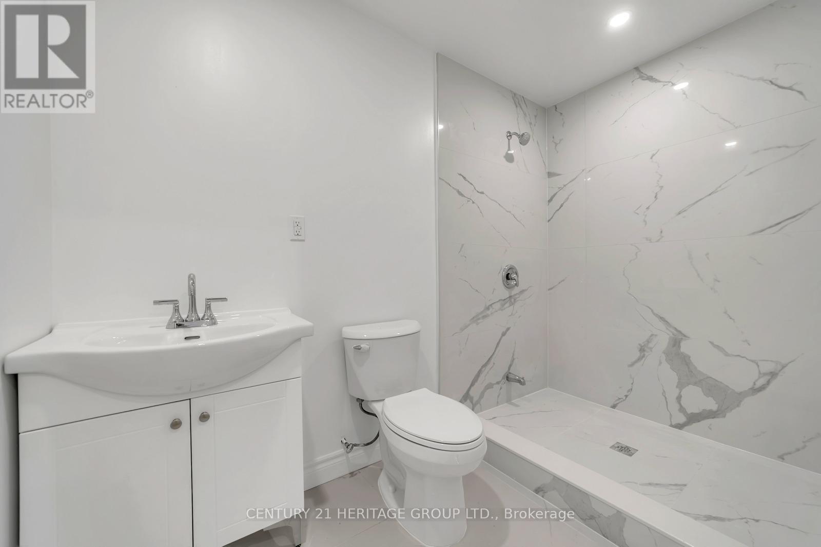 6 Menotti Drive, Richmond Hill, Ontario  L4E 0G9 - Photo 10 - N12364974