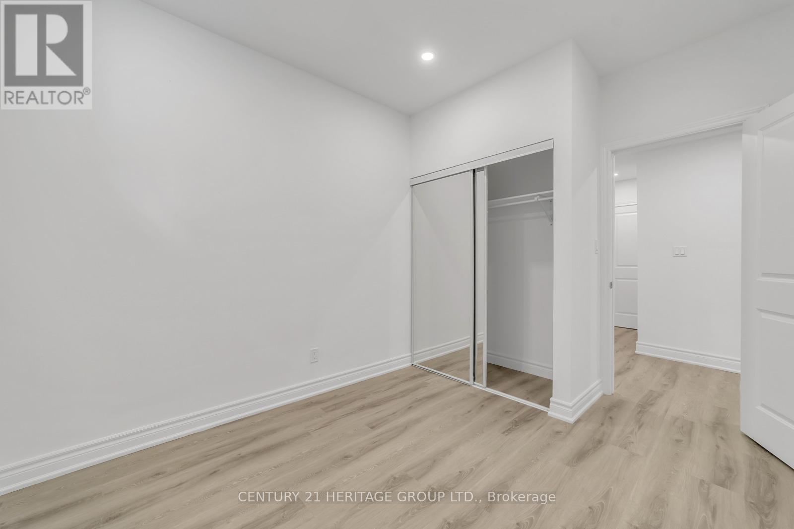 6 Menotti Drive, Richmond Hill, Ontario  L4E 0G9 - Photo 9 - N12364974
