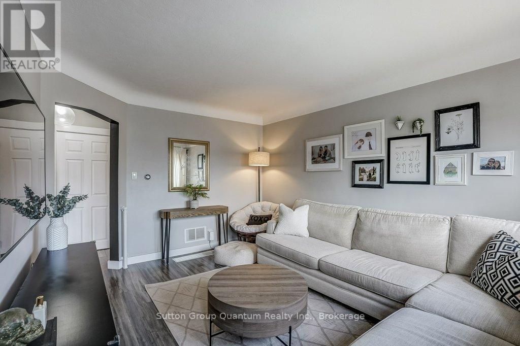 662 Upper Sherman Avenue, Hamilton, Ontario  L8V 3M5 - Photo 7 - X12392724