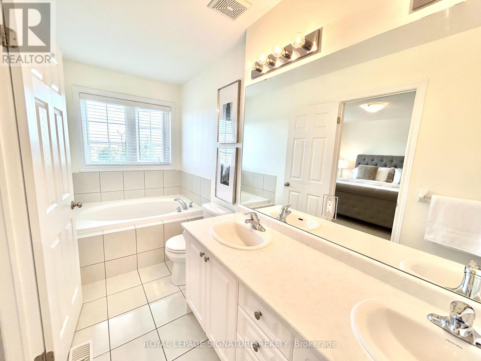 10 Zanetta Crescent, Brampton, Ontario  L6Y 6A3 - Photo 11 - W12392558