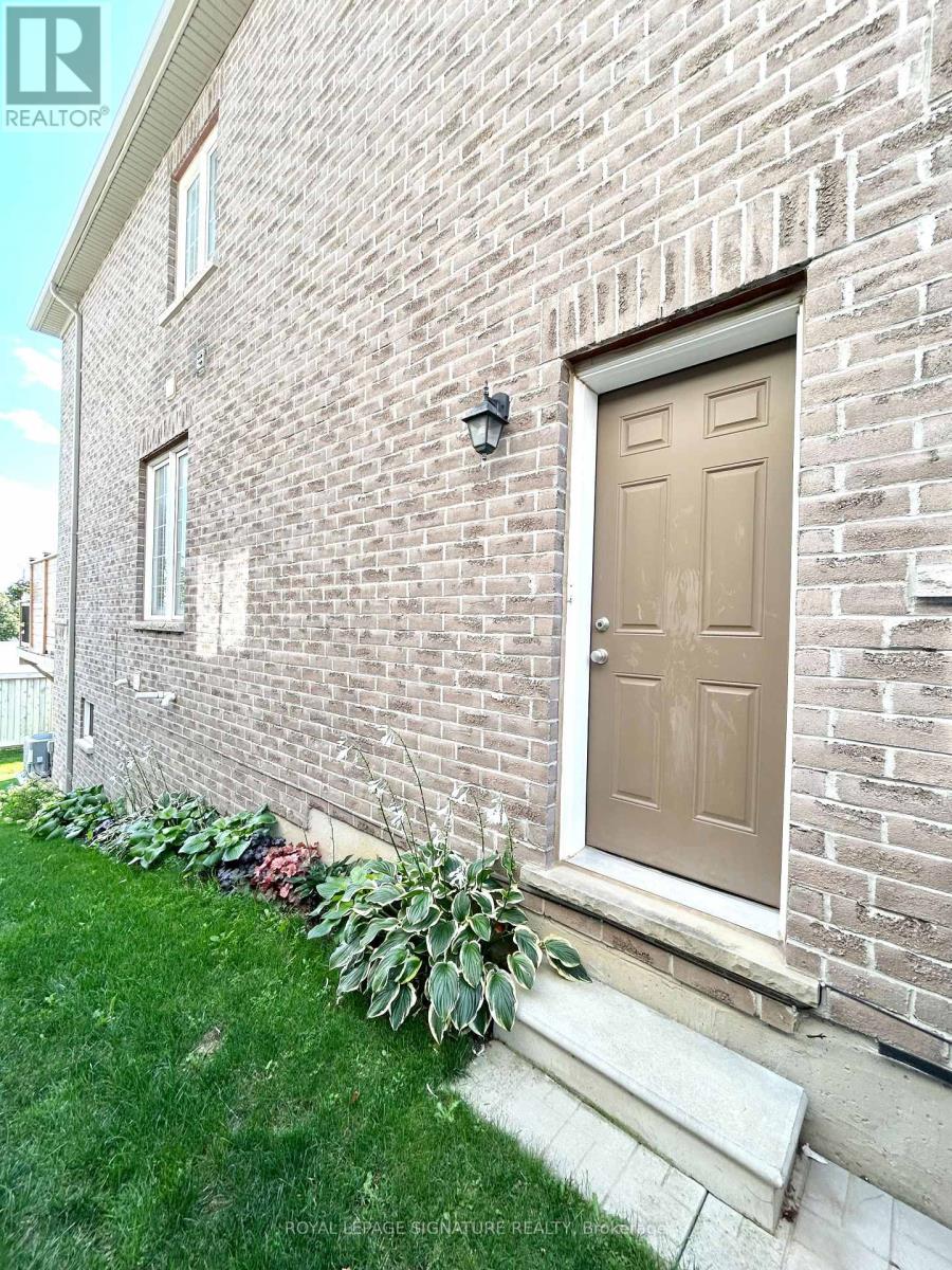 10 Zanetta Crescent, Brampton, Ontario  L6Y 6A3 - Photo 24 - W12392558