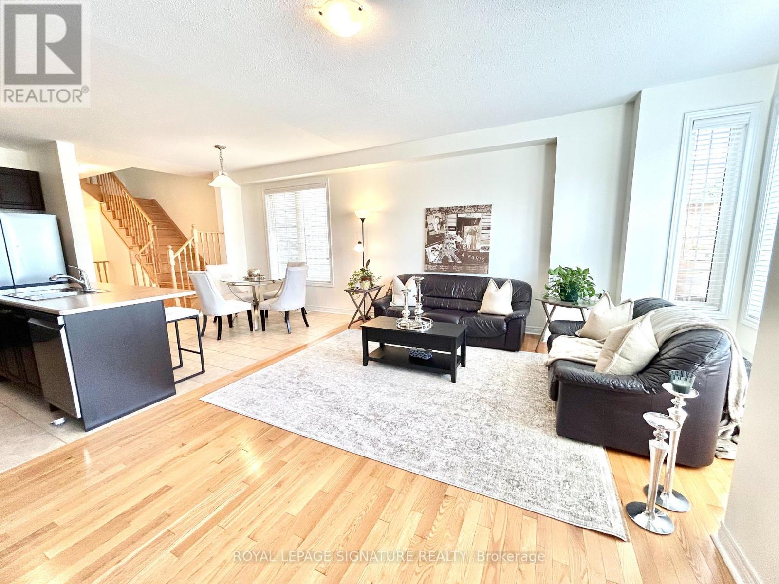 10 Zanetta Crescent, Brampton, Ontario  L6Y 6A3 - Photo 5 - W12392558