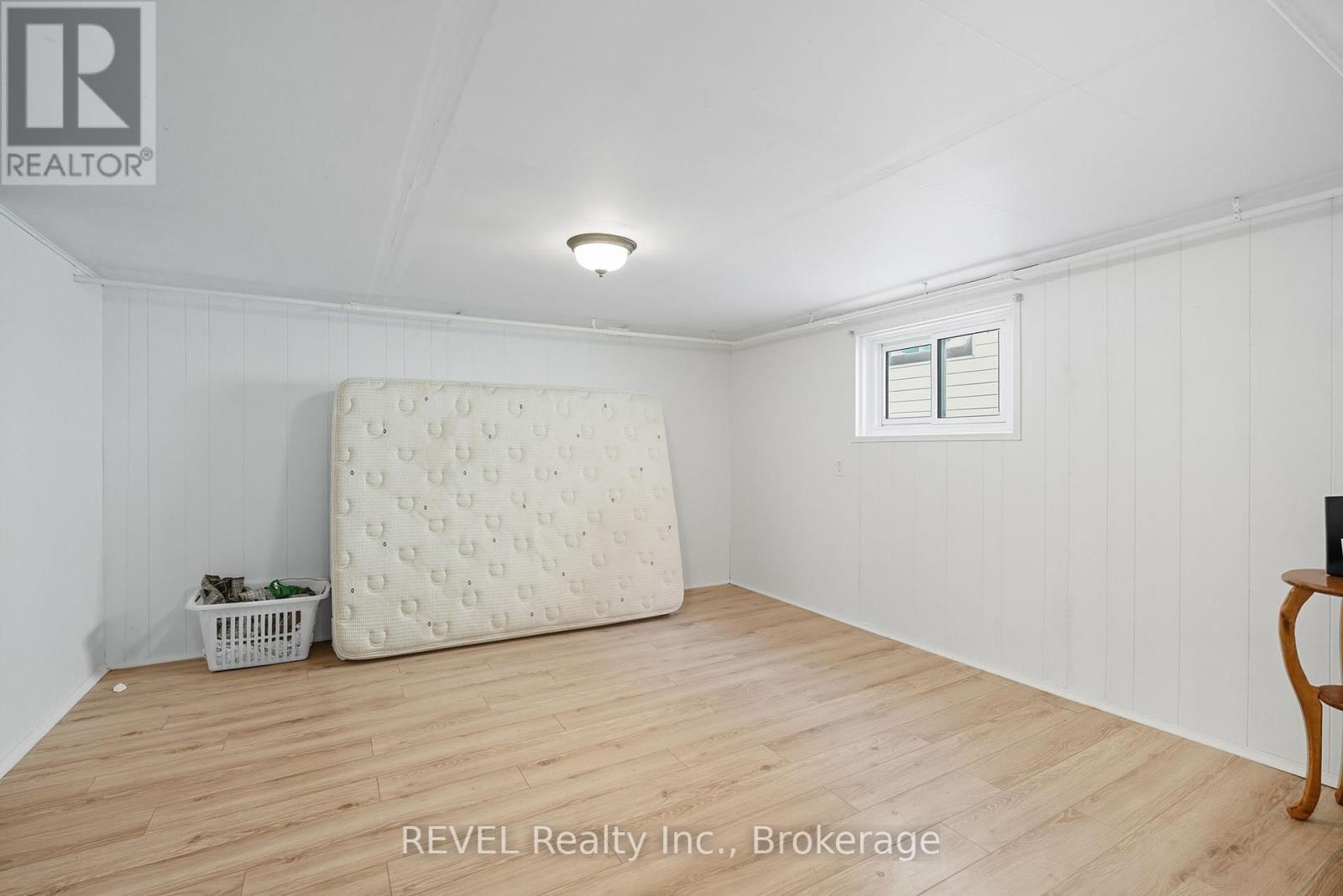 2 - 76 Chestnut Street, Port Colborne, Ontario  L3K 1R6 - Photo 11 - X12392646