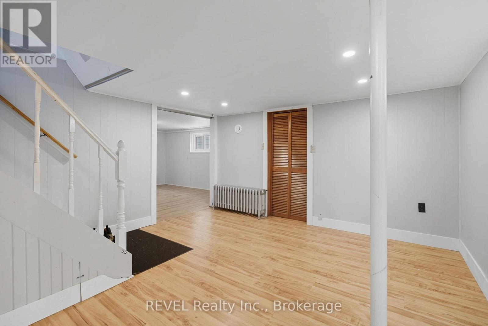 2 - 76 Chestnut Street, Port Colborne, Ontario  L3K 1R6 - Photo 4 - X12392646