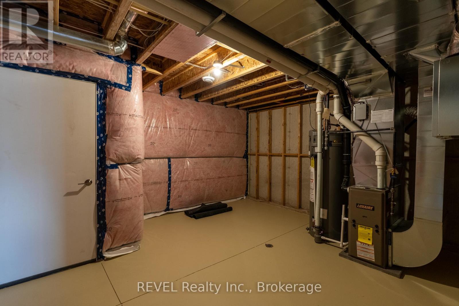 70c Seneca Drive, Fort Erie, Ontario  L2A 1C2 - Photo 28 - X12392704