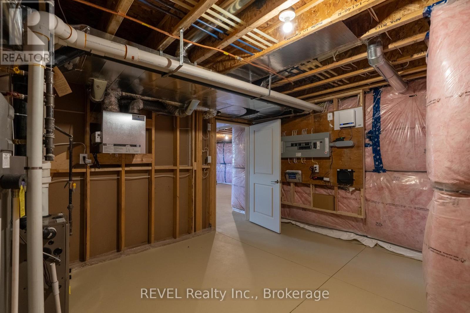 70c Seneca Drive, Fort Erie, Ontario  L2A 1C2 - Photo 29 - X12392704