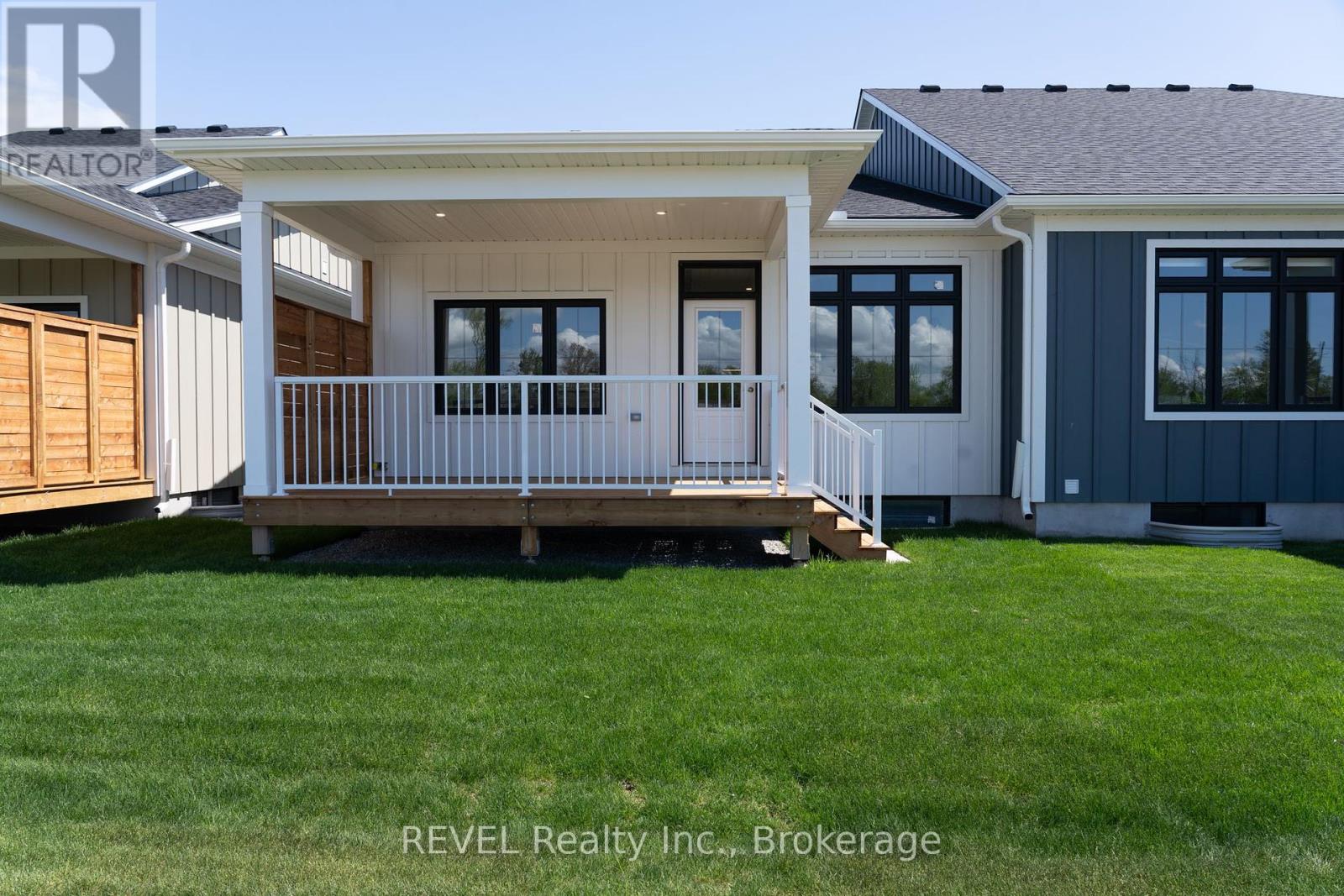 70c Seneca Drive, Fort Erie, Ontario  L2A 1C2 - Photo 33 - X12392704