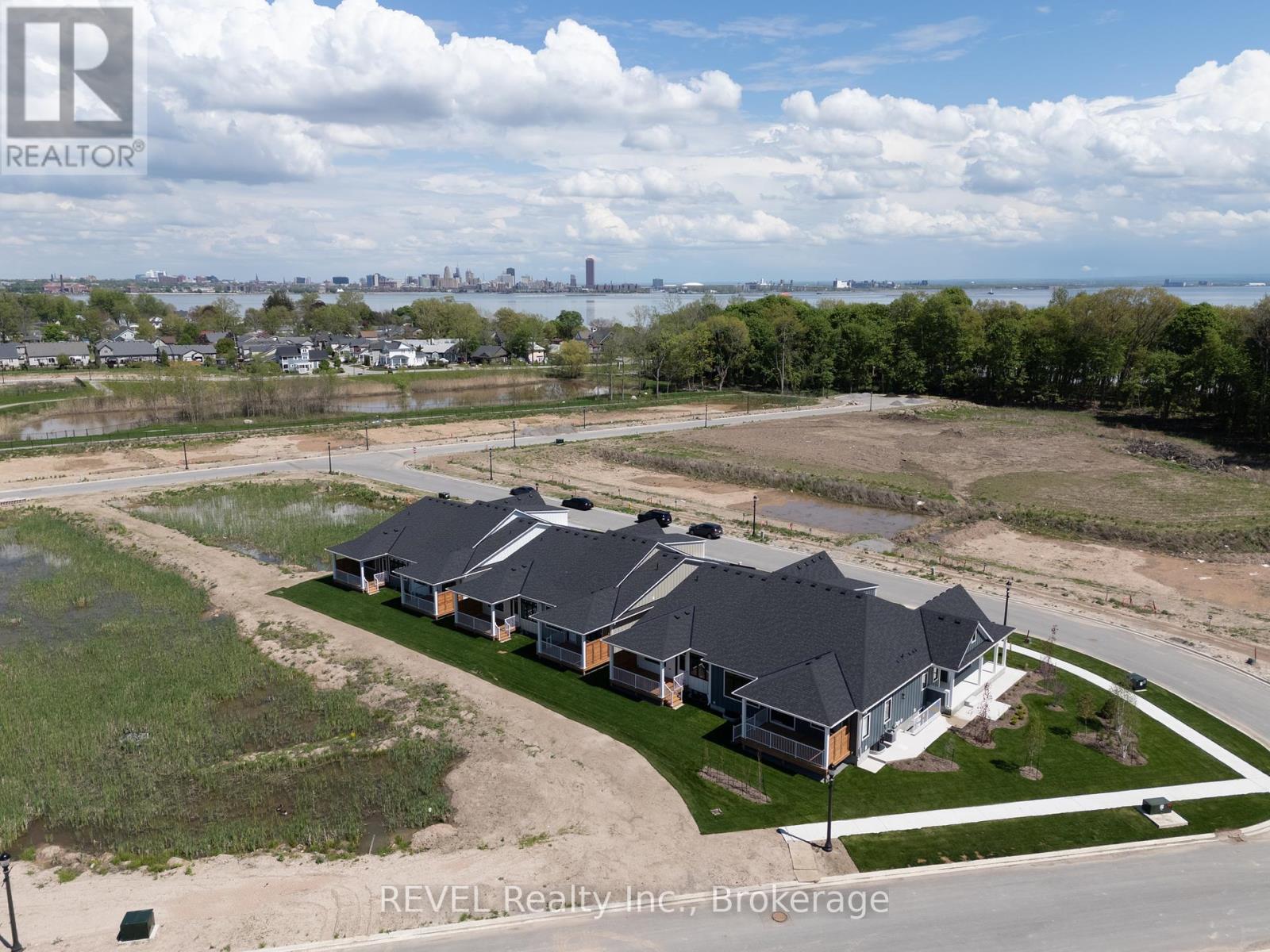 70c Seneca Drive, Fort Erie, Ontario  L2A 1C2 - Photo 42 - X12392704