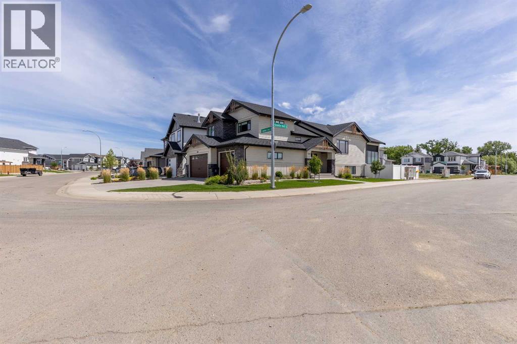 Property at 648 Sixmile Crescent S image 3