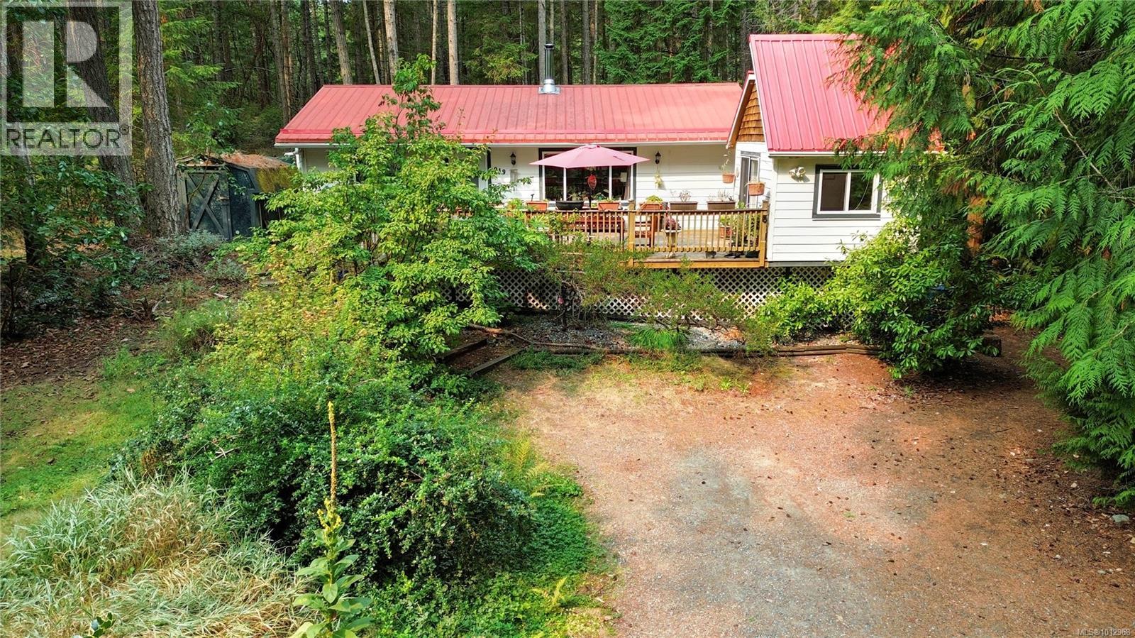 Property at 949 Carmen Cres image 1