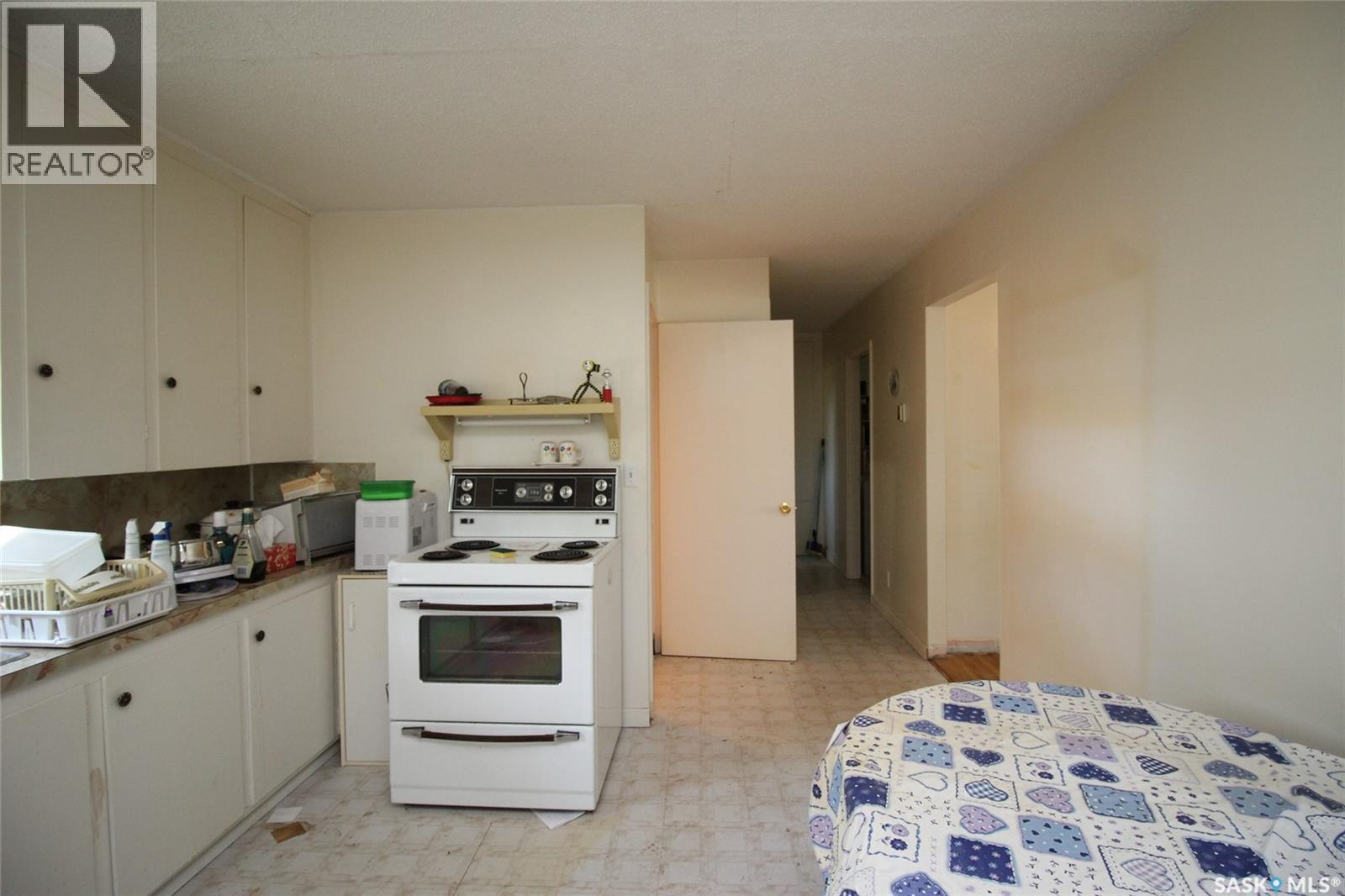 810 2nd Avenue S, Simmie, Saskatchewan  S0N 2N0 - Photo 4 - SK016453