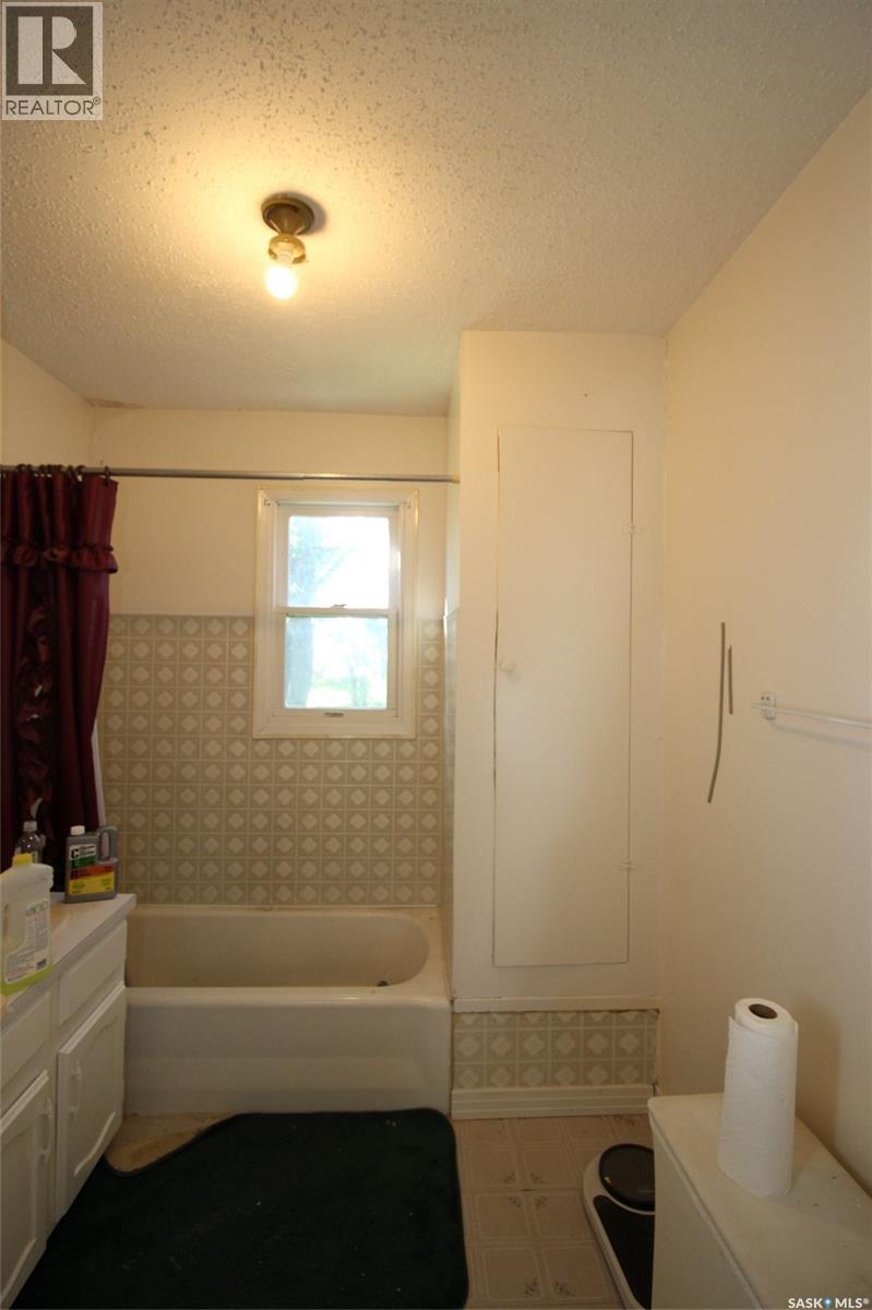 810 2nd Avenue S, Simmie, Saskatchewan  S0N 2N0 - Photo 16 - SK016453