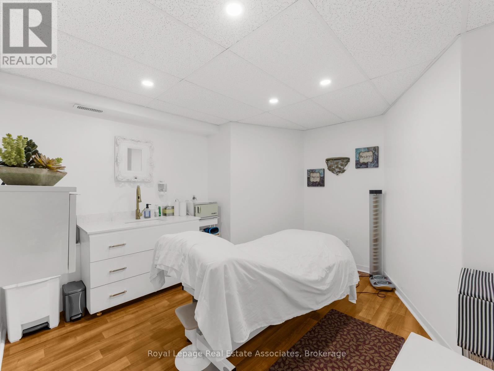 189 Hughson Street S, Hamilton, Ontario  L8N 2B6 - Photo 36 - X12392551