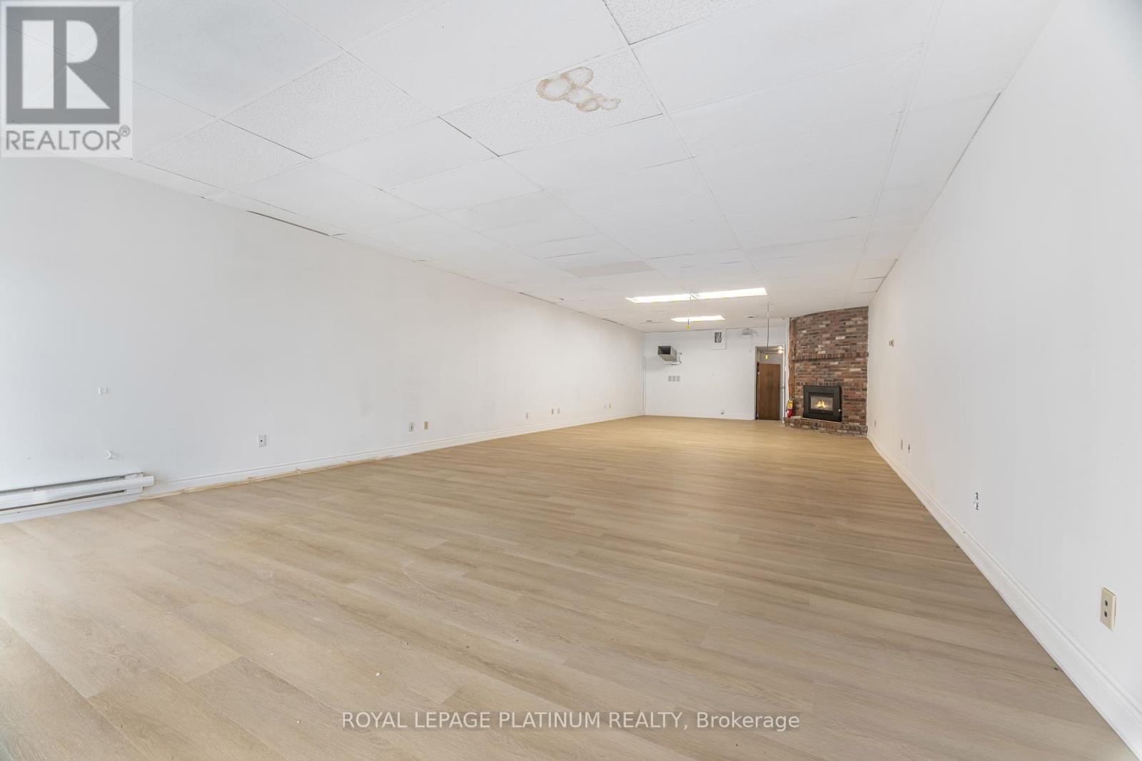 2 - 481 Dundas Street W, Belleville, Ontario  K8P 1B6 - Photo 11 - X12392555