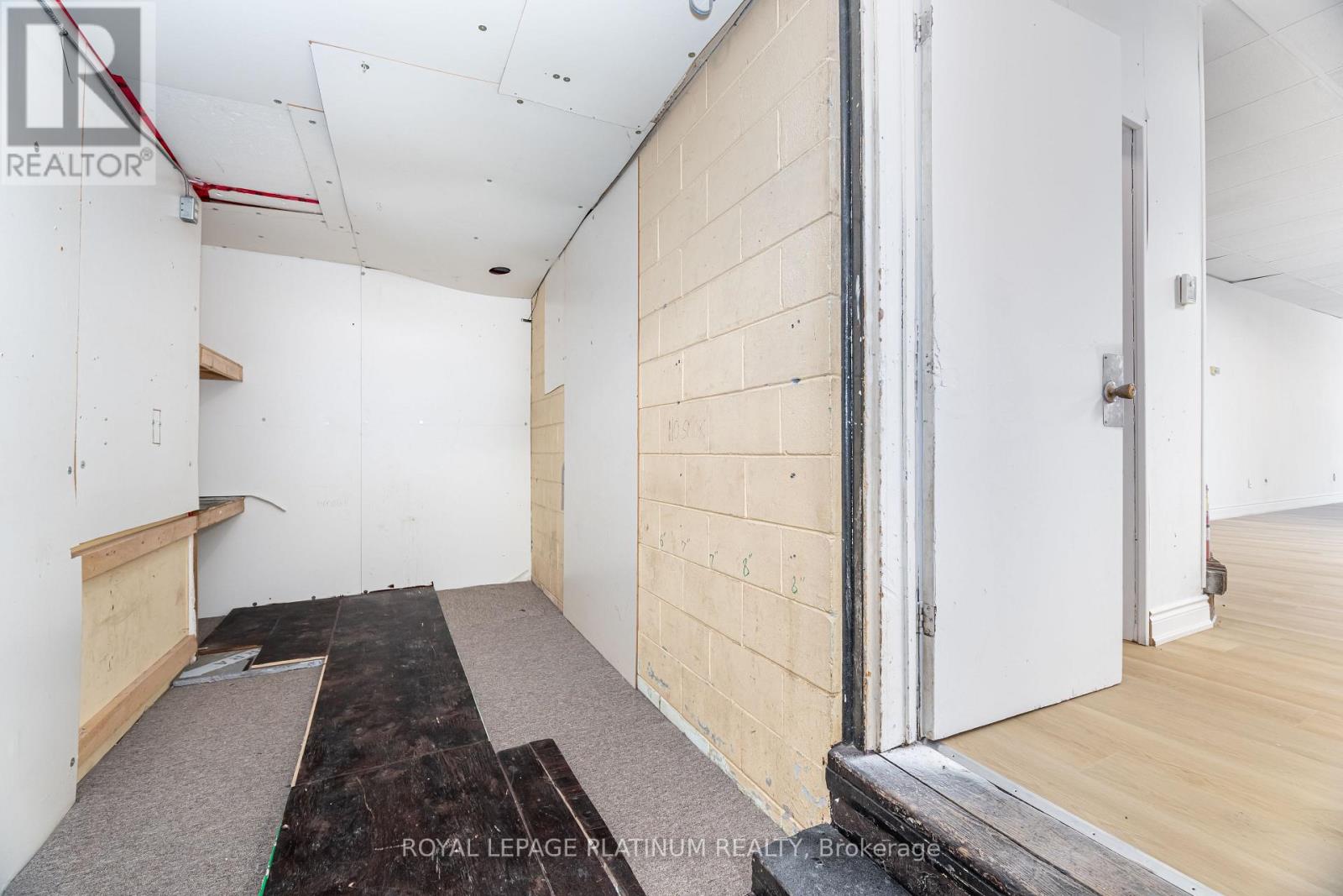 2 - 481 Dundas Street W, Belleville, Ontario  K8P 1B6 - Photo 17 - X12392555