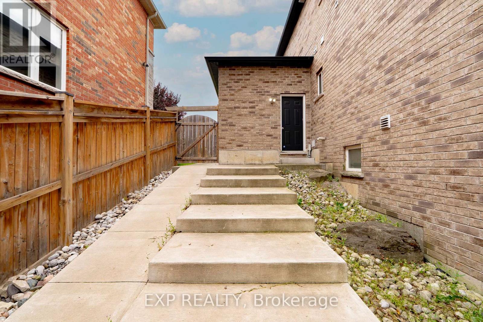 130 Kingsview Drive, Hamilton, Ontario  L8J 3X5 - Photo 45 - X12365626