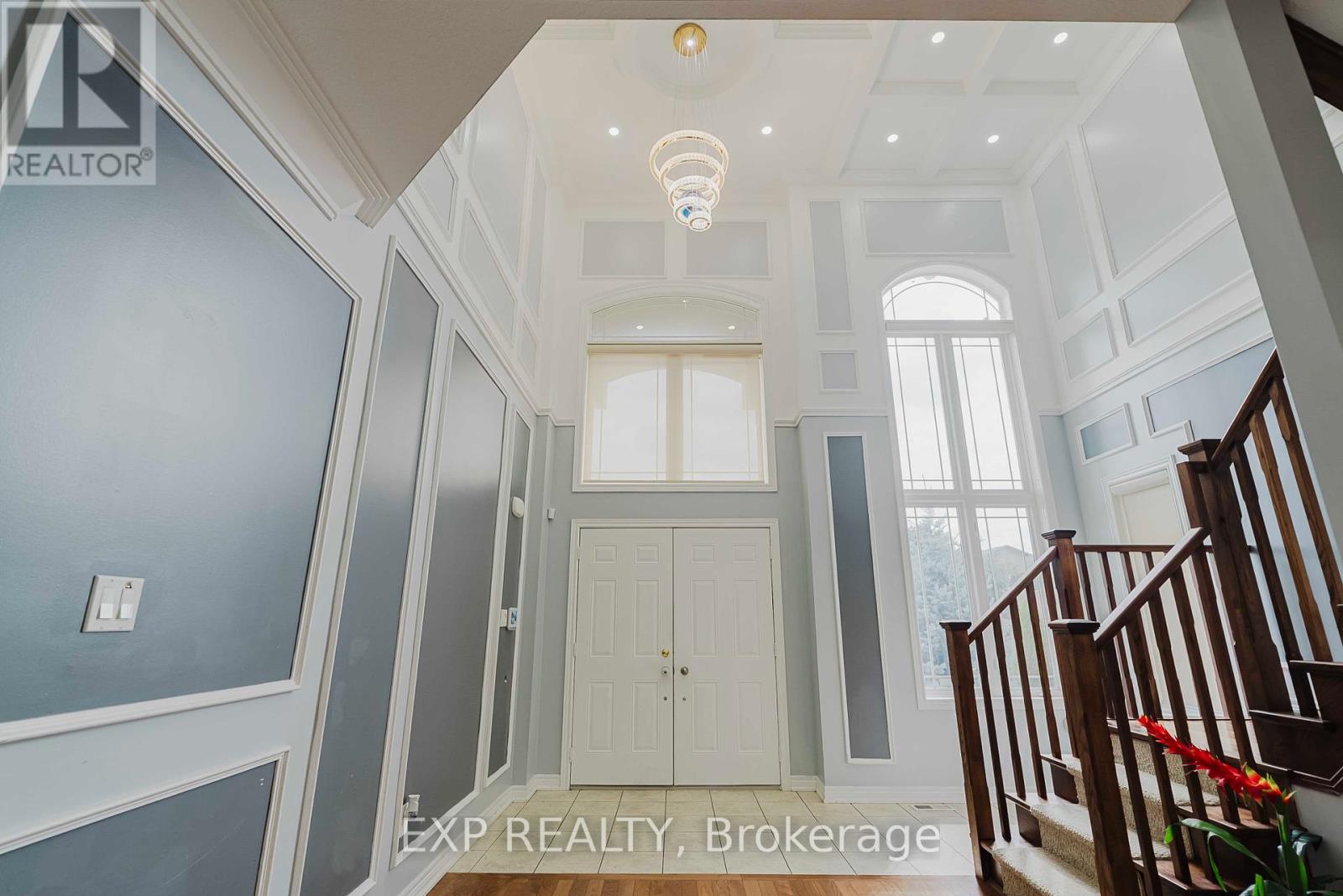 130 Kingsview Drive, Hamilton, Ontario  L8J 3X5 - Photo 6 - X12365626