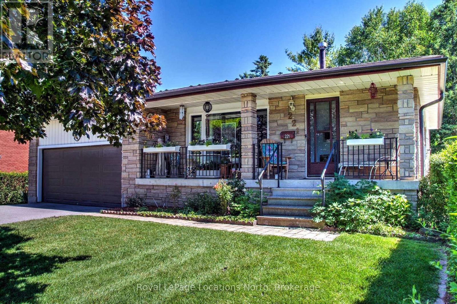 Property at 221 JOHN STREET image 1