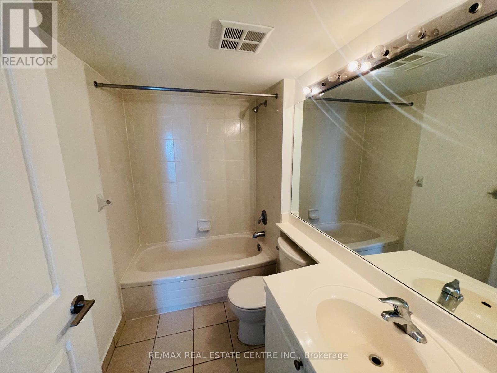 3303 - 4968 Yonge Street, Toronto, Ontario  M2N 7G9 - Photo 17 - C12202188