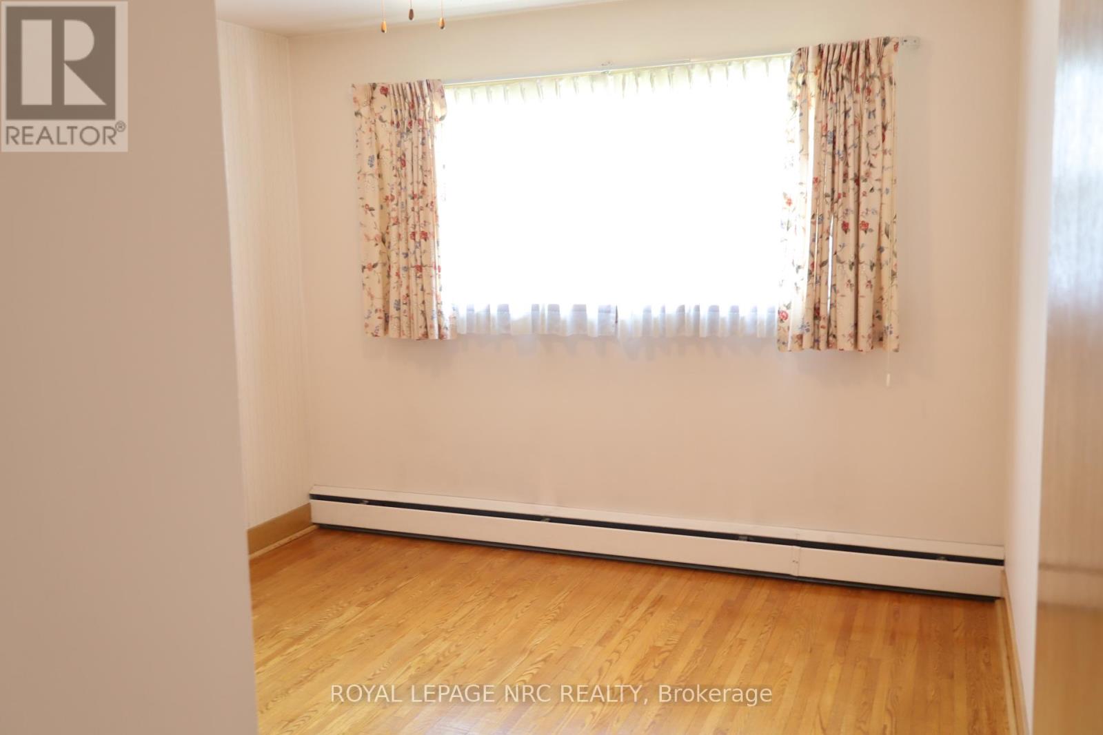 5881 Britannia Crescent N, Niagara Falls, Ontario  L2G 1C2 - Photo 17 - X12392171