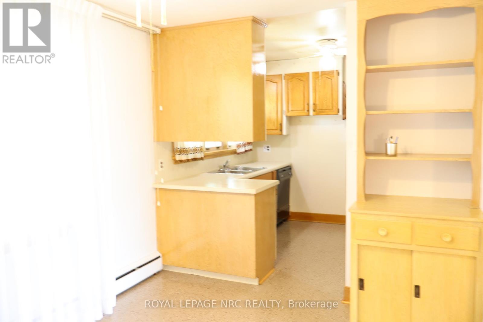 5881 Britannia Crescent N, Niagara Falls, Ontario  L2G 1C2 - Photo 13 - X12392171