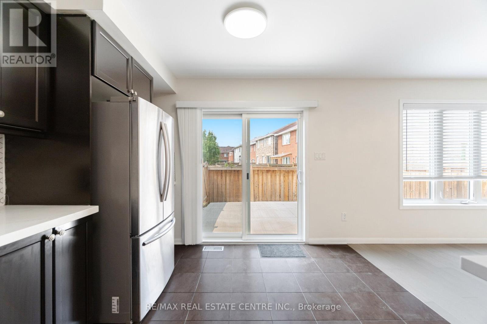 186 Gleave Terrace, Milton, Ontario  L9T 8N5 - Photo 17 - W12202195