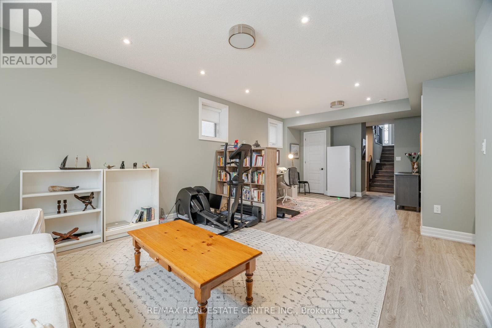 156 Camellia Crescent, Oakville, Ontario  L6H 1L2 - Photo 33 - W12332888